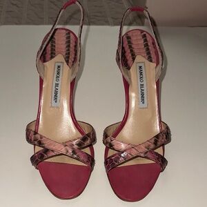 Manolo Blahnik
Pink Snakeskin Slingback Sandals